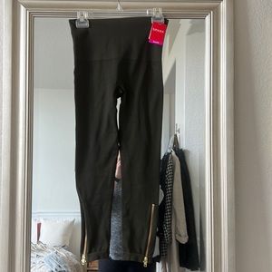 NWT Spanx seamless side zip legging